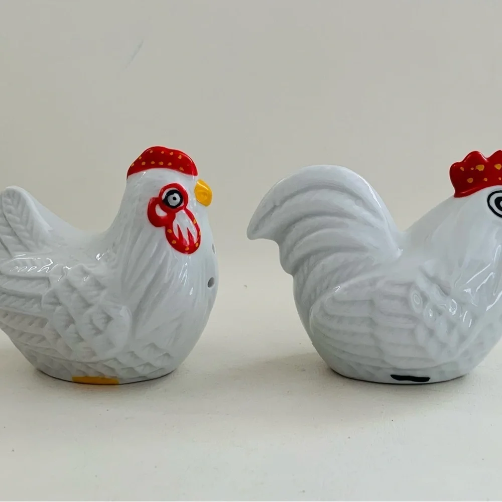 White Chicken  Salt and Pepper Shakers Set Hen - Rare & Very Nice!